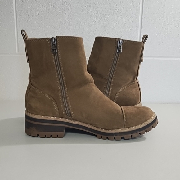 Tan Chelsea Boots with Rugged Design Side Zip & Elastic Panels 10 - Picture 2 of 9